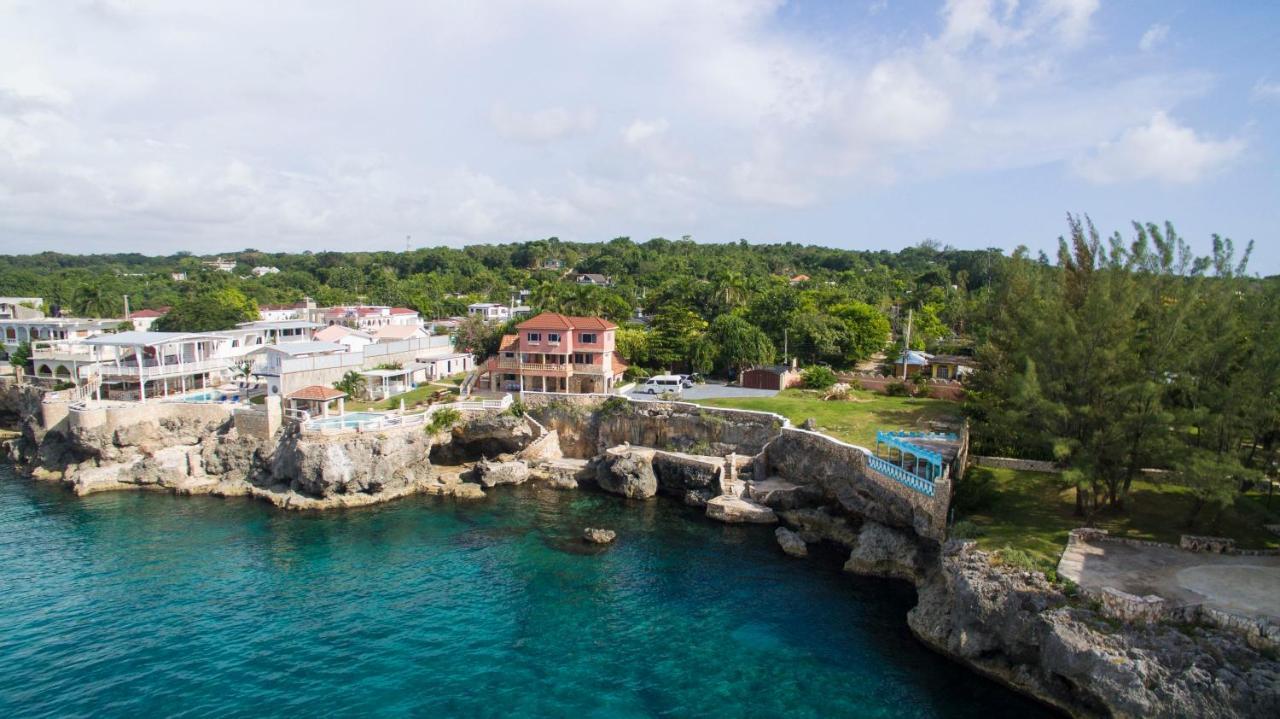 Castle Cove -Ocean Front Villa Westlands Eksteriør billede